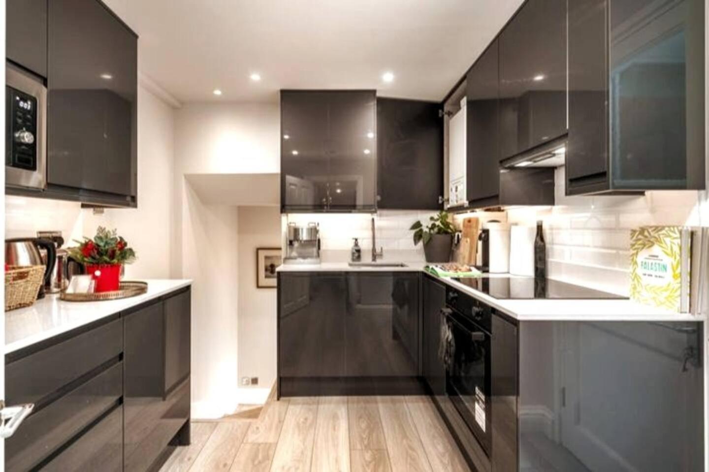 Niru Experience Jewel Of Ifield Road Lägenhet London Exteriör bild
